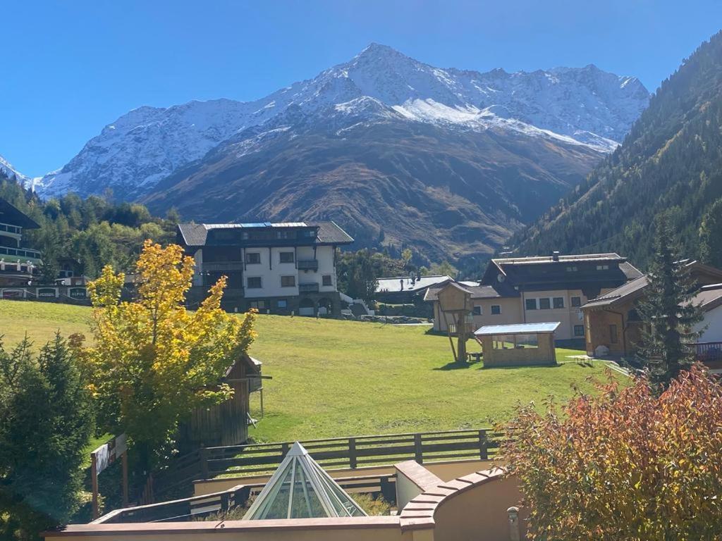 Tieflehner Hof Pitztalhaus Hotel Sankt Leonhard im Pitztal Esterno foto