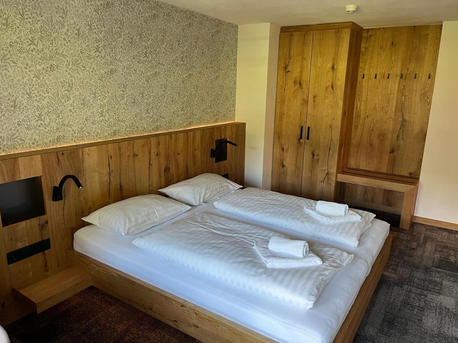 Tieflehner Hof Pitztalhaus Hotel Sankt Leonhard im Pitztal Esterno foto