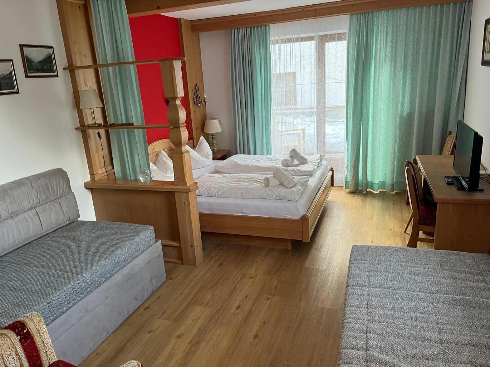 Tieflehner Hof Pitztalhaus Hotel Sankt Leonhard im Pitztal Esterno foto