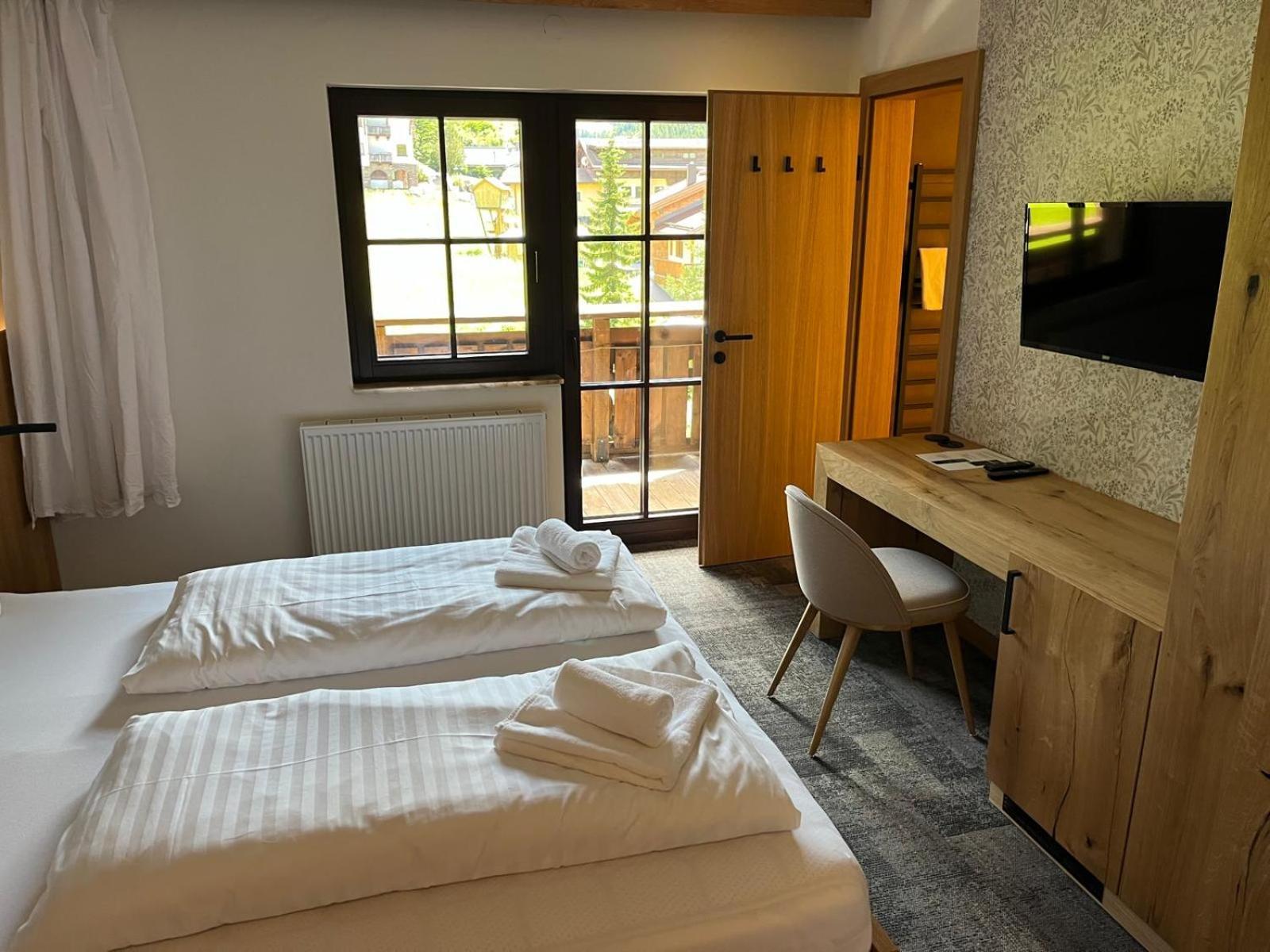 Tieflehner Hof Pitztalhaus Hotel Sankt Leonhard im Pitztal Esterno foto