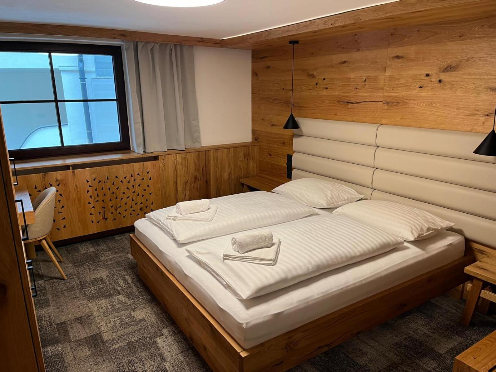 Tieflehner Hof Pitztalhaus Hotel Sankt Leonhard im Pitztal Esterno foto