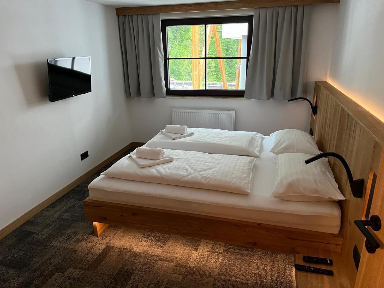 Tieflehner Hof Pitztalhaus Hotel Sankt Leonhard im Pitztal Esterno foto