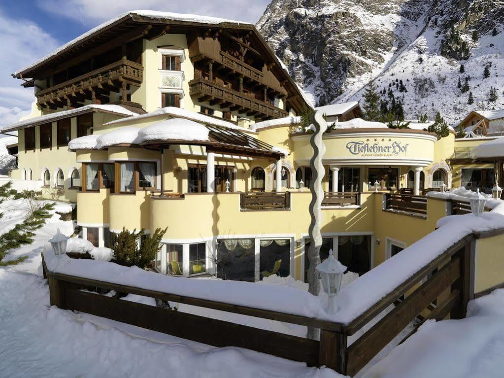 Tieflehner Hof Pitztalhaus Hotel Sankt Leonhard im Pitztal Esterno foto